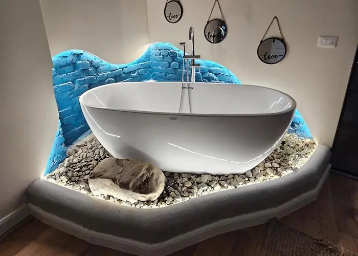 Myslym Shyri Street With Balcony